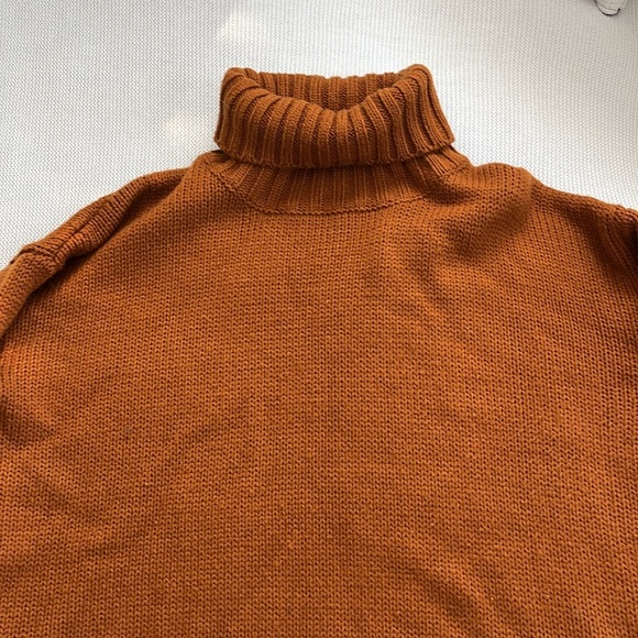 Turtle neck knit sweater in burnt orange! - Picture 2 of 5